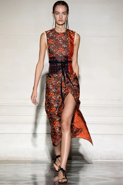 Look 25